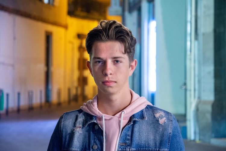 【男性向け】受かるオーディション写真を撮るのにおすすめの前髪3選2