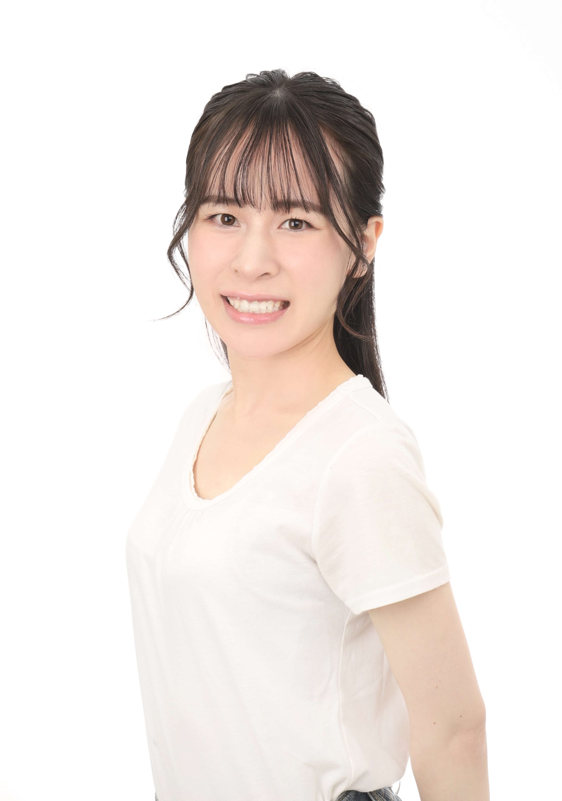 女子就活生のプロがヘアメイクして、撮影指導をした証明写真のアフター